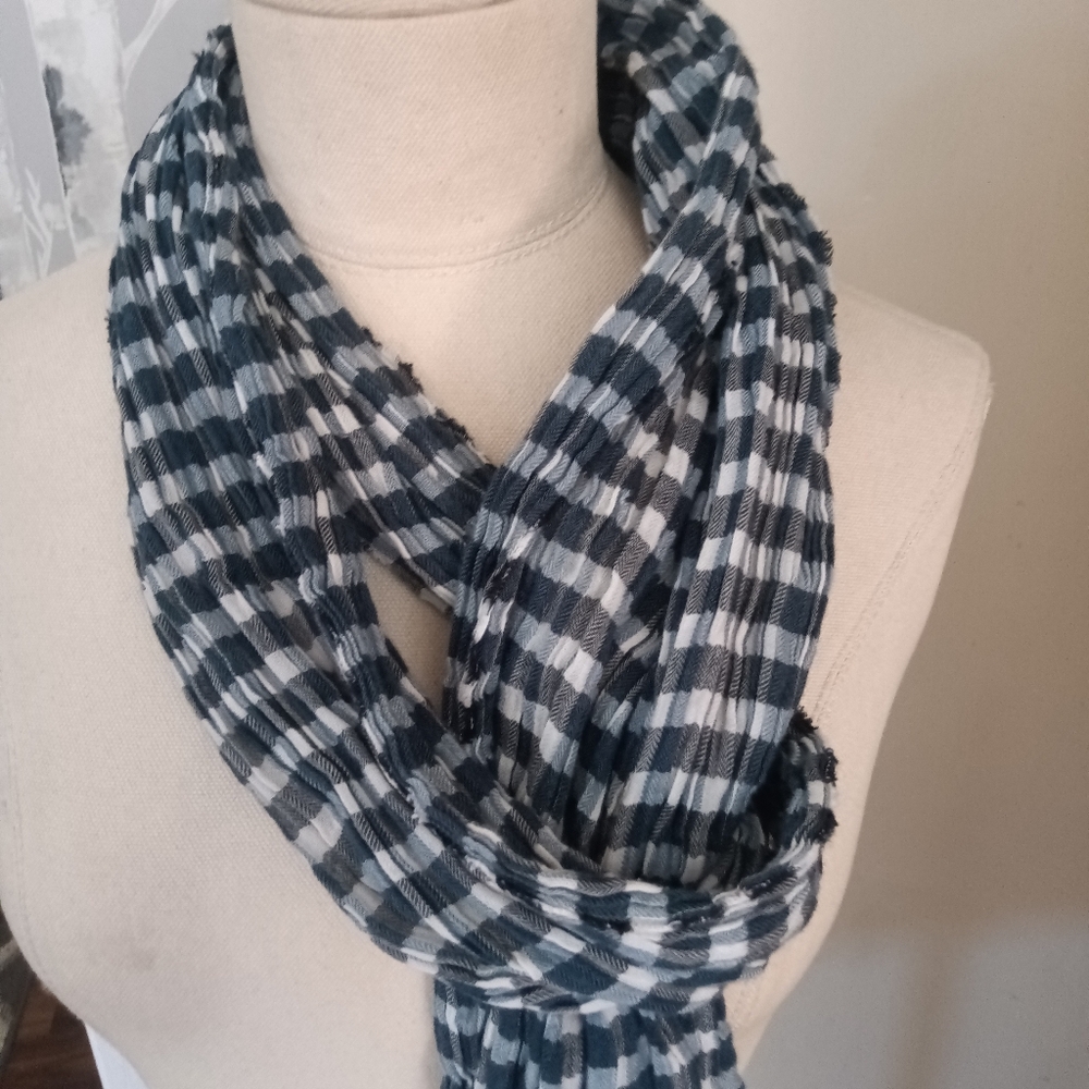 Lacoste Black & White Cotton Long Scarf Made In Italy EUC - Picture 2 of 6